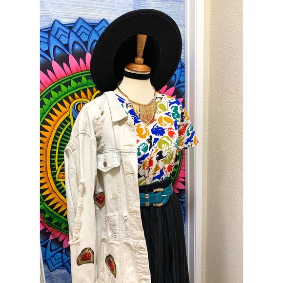 🌈 Stylish Vintage pop art top - Picture 12 of 12